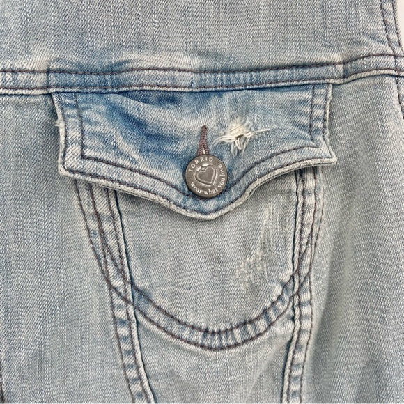 Torrid Light Wash Distressed Denim Vest 3 - Picture 6 of 9